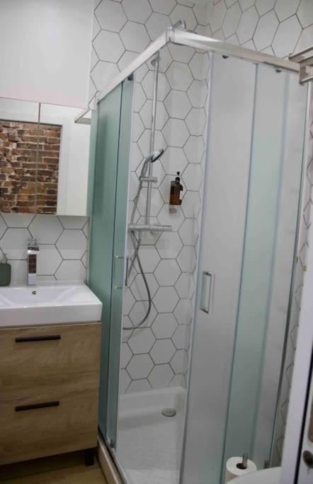 Appartamento Another Brick In The In Sleeps 9 Parigi